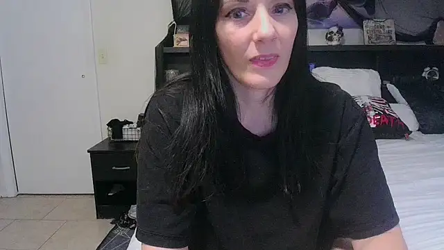 CrystalLakeXO online show from 04-23-26, 05:41