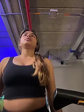 SaraParisi online show from 11-13-25, 05:01