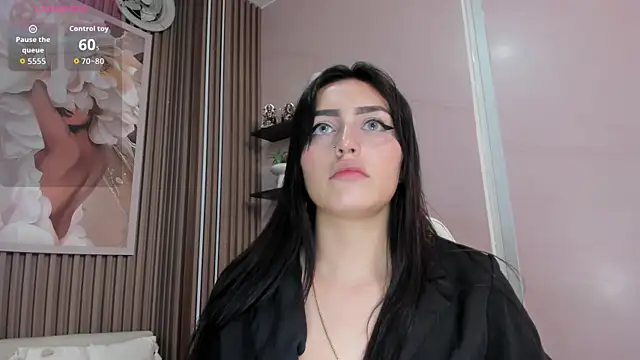 Snapshot of Lesly_sexy4u chatting on 10-20-25, 06:41 Lesly sexy4u online show from 10-20-25, 06:41