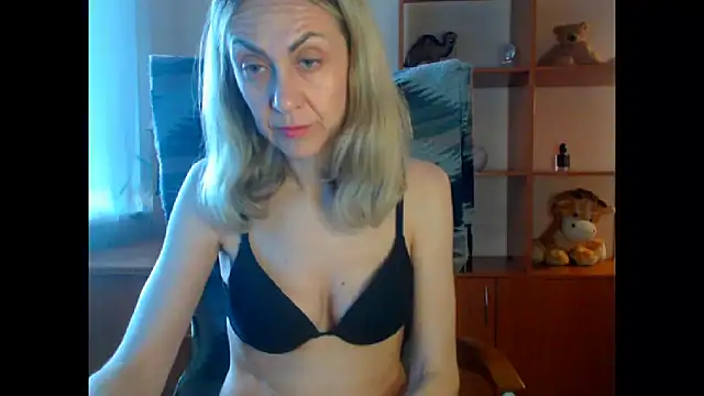 Snapshot of Tanya6547 chatting on 06-08-26, 10:26 Tanya6547 online show from 06-08-26, 10:26