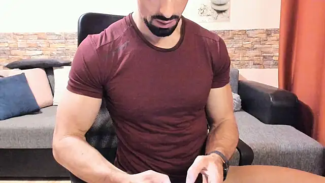 HotHunkTrainer online show from 11-26-25, 08:04