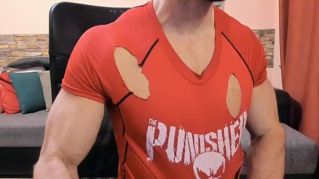 HotHunkTrainer online show from 04-17-26, 08:39