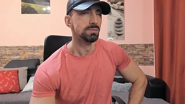 HotHunkTrainer online show from 05-18-26, 08:31