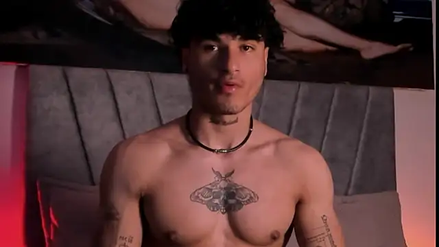 Thomas Fit1 online show from 12-21-25, 01:24