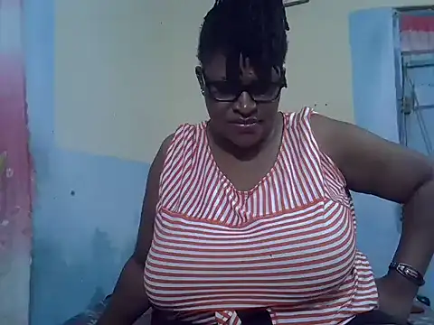 Snapshot of sexy_bigboobss chatting on 09-29-25, 06:46 sexy bigboobss online show from 09-29-25, 06:46