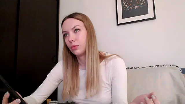 Snapshot of Scarlettford chatting on 01-18-26, 01:04 Scarlettford online show from 01-18-26, 01:04