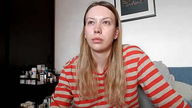 Snapshot of Scarlettford chatting on 02-17-26, 12:01 Scarlettford online show from 02-17-26, 12:01