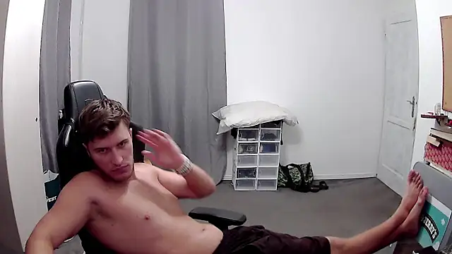 Snapshot of PKrisztian chatting on 09-10-25, 08:20 PKrisztian online show from 09-10-25, 08:20