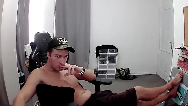 Snapshot of PKrisztian chatting on 09-29-25, 06:46 PKrisztian online show from 09-29-25, 06:46