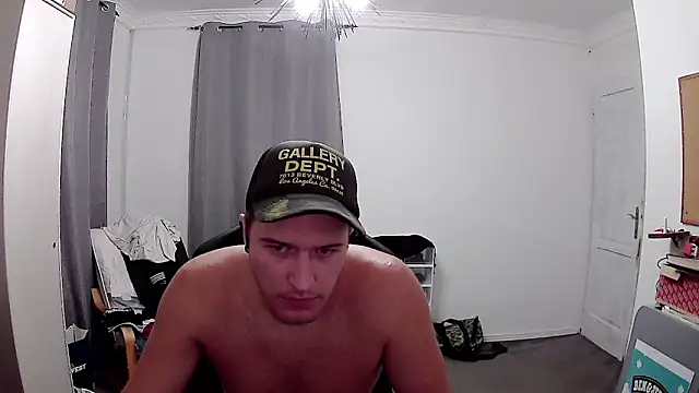 Snapshot of PKrisztian chatting on 10-05-25, 06:50 PKrisztian online show from 10-05-25, 06:50