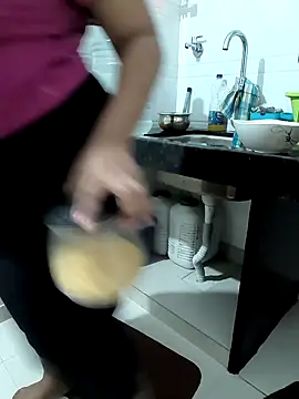 Snapshot of Selina_6 chatting on 01-07-25, 02:41 Selina 6 online show from 01-07-25, 02:41