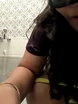 Snapshot of Selina_6 chatting on 01-15-25, 11:51 Selina 6 online show from 01-15-25, 11:51