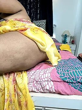 Snapshot of Selina_6 chatting on 02-08-25, 07:26 Selina 6 online show from 02-08-25, 07:26