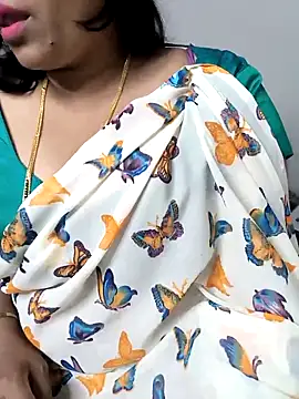 Snapshot of Selina_6 chatting on 03-07-25, 11:07 Selina 6 online show from 03-07-25, 11:07