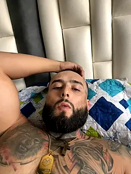 Snapshot of alito998 chatting on 12-16-25, 08:36 alito998 online show from 12-16-25, 08:36