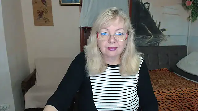 EvelynLoveShy online show from 11-26-25, 08:54