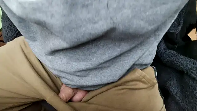 Snapshot of foreskinbeautiful chatting on 12-14-25, 03:17 foreskinbeautiful online show from 12-14-25, 03:17