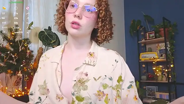 Snapshot of _lightmyfire chatting on 12-28-24, 12:24 lightmyfire online show from 12-28-24, 12:24