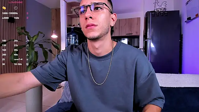 Snapshot of SymonPrince chatting on 09-26-25, 03:05 SymonPrince online show from 09-26-25, 03:05