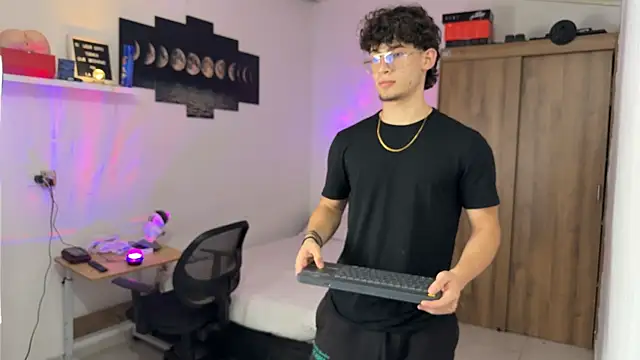 Kisan Smith online show from 11-08-25, 02:01