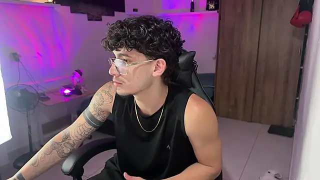 Kisan Smith online show from 04-25-26, 06:49