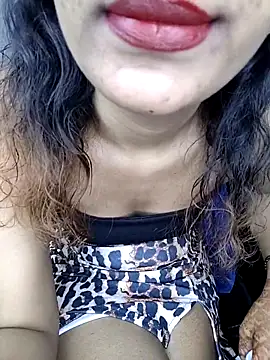 Snapshot of Leeeezzzz_roy chatting on 10-04-25, 06:17 Leeeezzzz roy online show from 10-04-25, 06:17