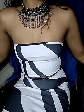 Snapshot of Leeeezzzz_roy chatting on 10-05-25, 07:01 Leeeezzzz roy online show from 10-05-25, 07:01