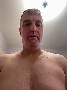 Snapshot of Fatbigtitsmarc chatting on 10-26-25, 09:15 Fatbigtitsmarc online show from 10-26-25, 09:15