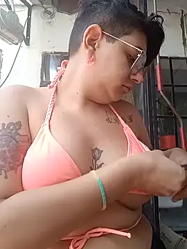 Snapshot of ConeNella chatting on 12-26-24, 04:25 ConeNella online show from 12-26-24, 04:25