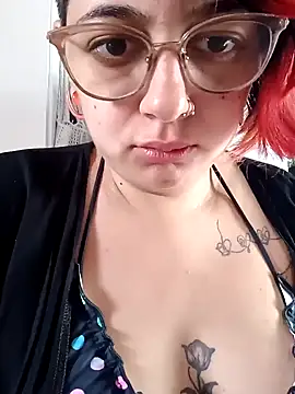 Snapshot of ConeNella chatting on 12-30-24, 02:30 ConeNella online show from 12-30-24, 02:30