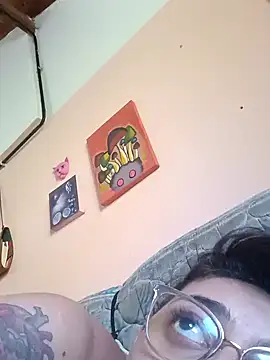 Snapshot of ConeNella chatting on 01-10-25, 06:49 ConeNella online show from 01-10-25, 06:49