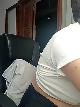 Snapshot of ConeNella chatting on 03-22-25, 01:11 ConeNella online show from 03-22-25, 01:11