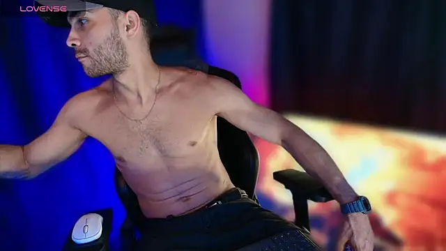 sexyboycolombi4 online show from 04-27-26, 09:02