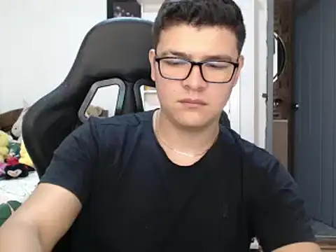 Plug Control online show from 03-18-25, 04:37