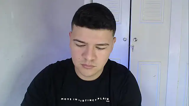 Plug Control online show from 10-12-25, 03:22