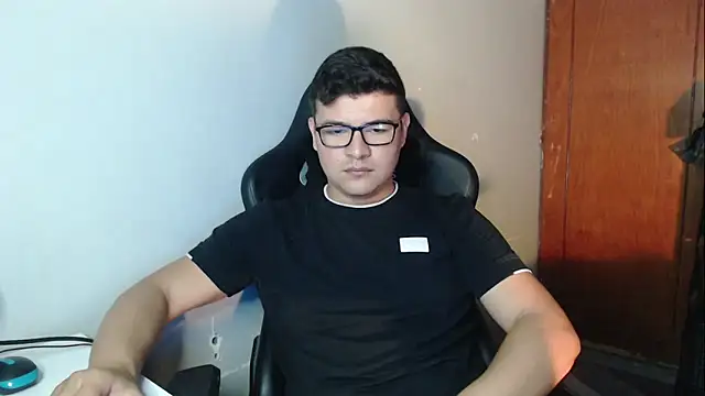 Plug Control online show from 12-18-25, 05:19