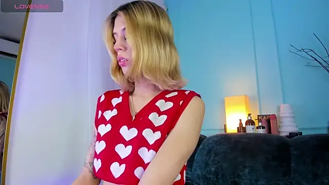 Snapshot of Courtney_gonet chatting on 01-19-25, 03:50 Courtney gonet online show from 01-19-25, 03:50