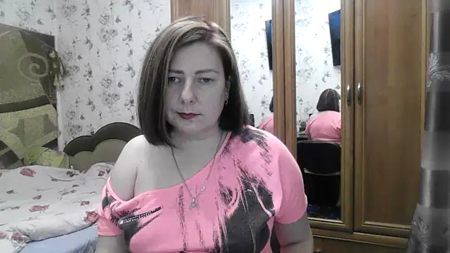 SophieNightAh online show from 11-28-25, 07:49