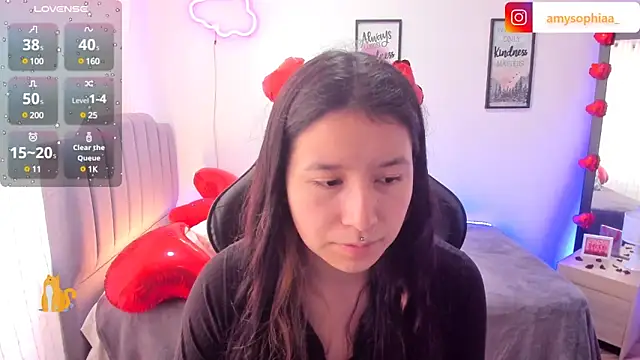 Amy joones online show from 02-10-25, 01:33