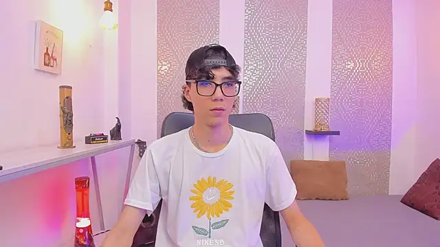 Nikolay Gregori online show from 10-16-25, 04:13