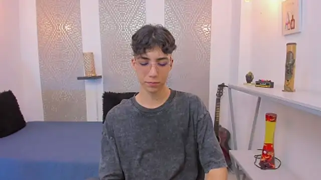 Nikolay Gregori online show from 10-31-25, 04:24