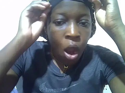 Snapshot of miss_tash chatting on 12-14-25, 08:02 miss tash online show from 12-14-25, 08:02