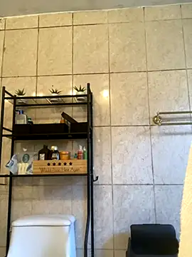 Miguel16i online show from 09-18-25, 05:04