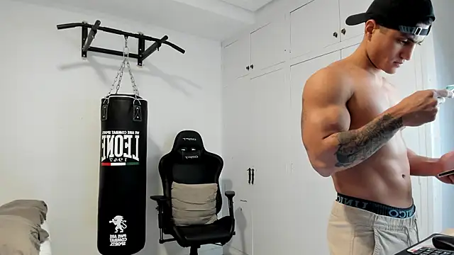 dan01  online show from 12-15-25, 01:37