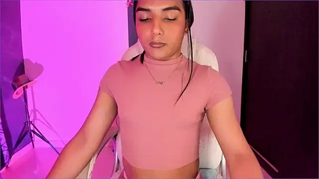 CandyLatinHott online show from 10-21-25, 12:22