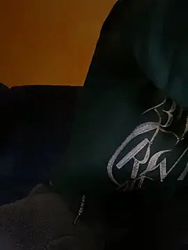 Snapshot of ToAnWTW chatting on 10-31-25, 10:33 ToAnWTW online show from 10-31-25, 10:33