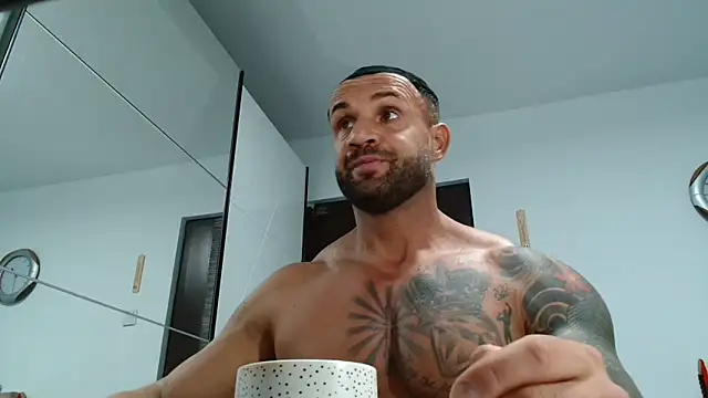 Magnificmuscles89 online show from 04-20-26, 10:29