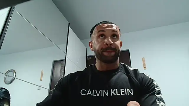 Magnificmuscles89 online show from 04-23-26, 11:42