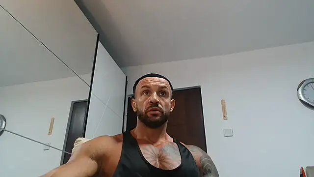 Magnificmuscles89 online show from 07-20-26, 10:18