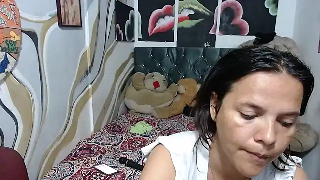 Snapshot of manzanahot9 chatting on 03-21-26, 06:11 manzanahot9 online show from 03-21-26, 06:11